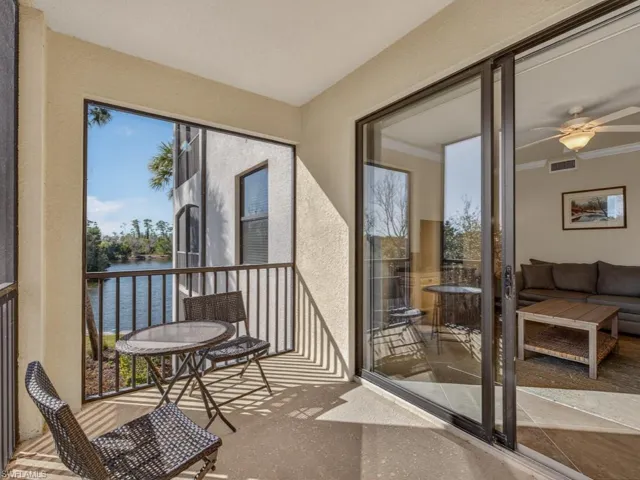 9826  Giaveno  CIR, Naples, FL 34113