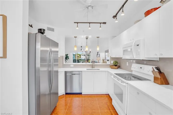 7814 Great Heron WAY # 205, NAPLES FL 34104