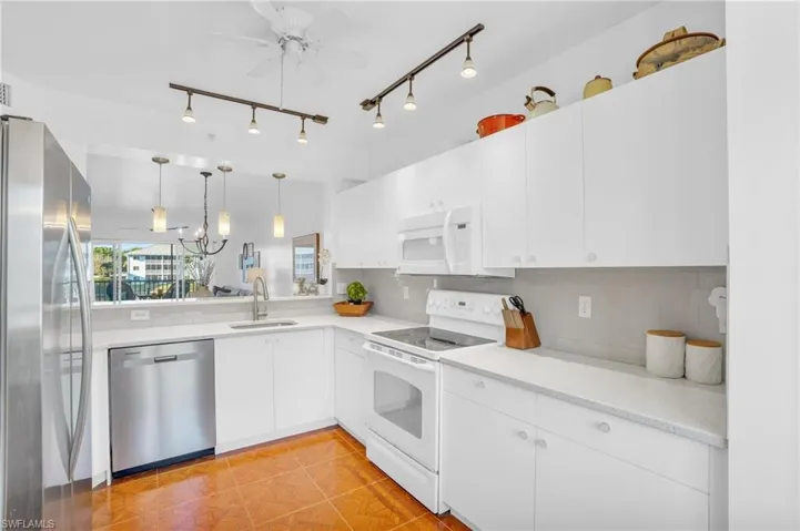 7814 Great Heron WAY # 205, NAPLES FL 34104