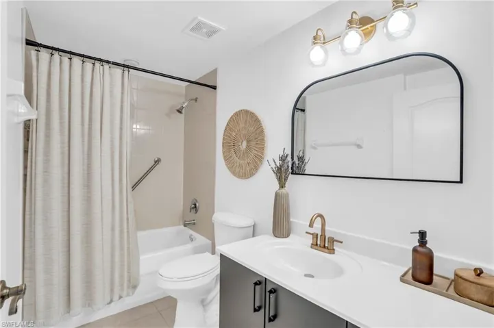 7814 Great Heron WAY # 205, NAPLES FL 34104