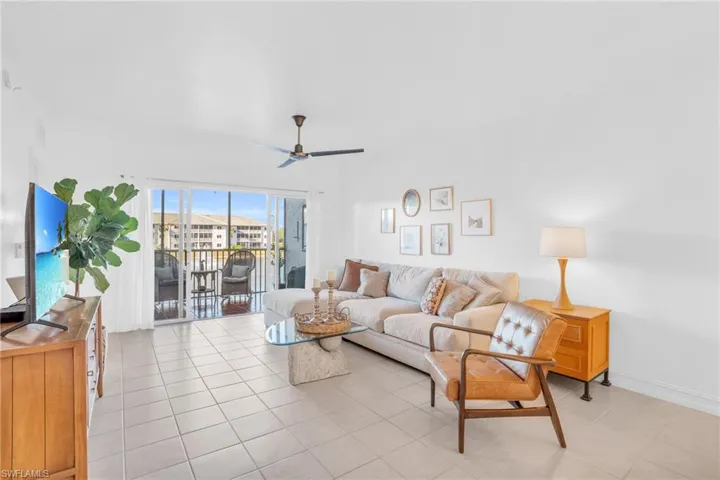 7814 Great Heron WAY # 205, NAPLES FL 34104