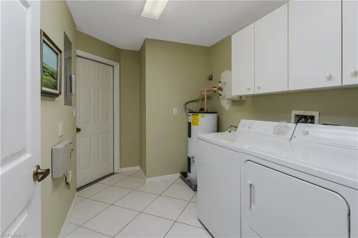 650  Lalique  CIR, Naples, FL 34119