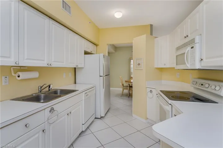 650  Lalique  CIR, Naples, FL 34119