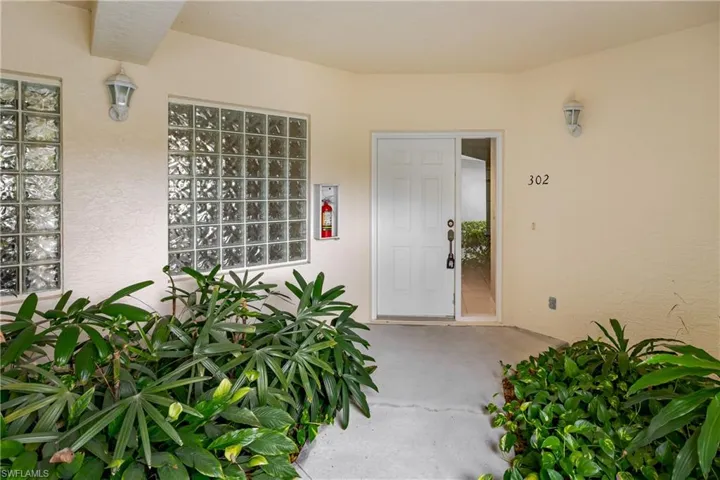 650  Lalique  CIR, Naples, FL 34119