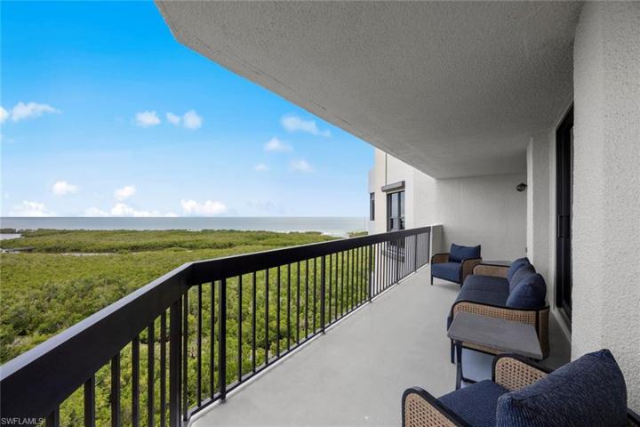 SW Gulf Views & Balcony