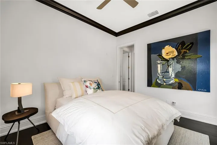 1004 7th St S, Naples, Florida 34102