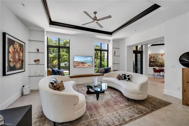 1004 7th St S, Naples, Florida 34102