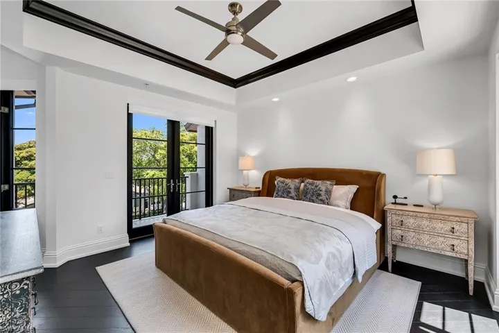 1004 7th St S, Naples, Florida 34102