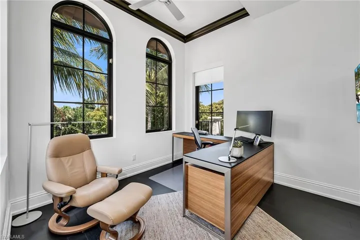 1004 7th St S, Naples, Florida 34102