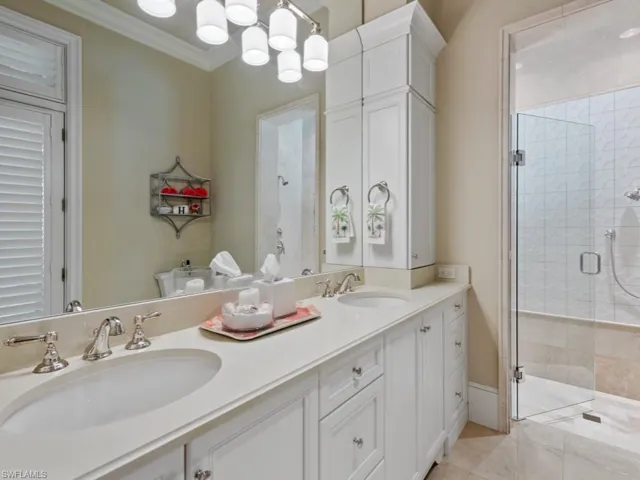 1st floor guest suite bathroom
