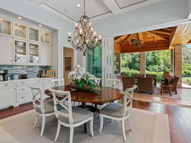 Breakfast area with sliders to lanai