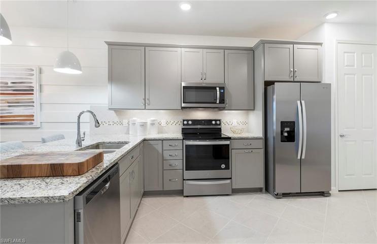 Photos are for illustration purposes only, options may vary.  Photos of model home.