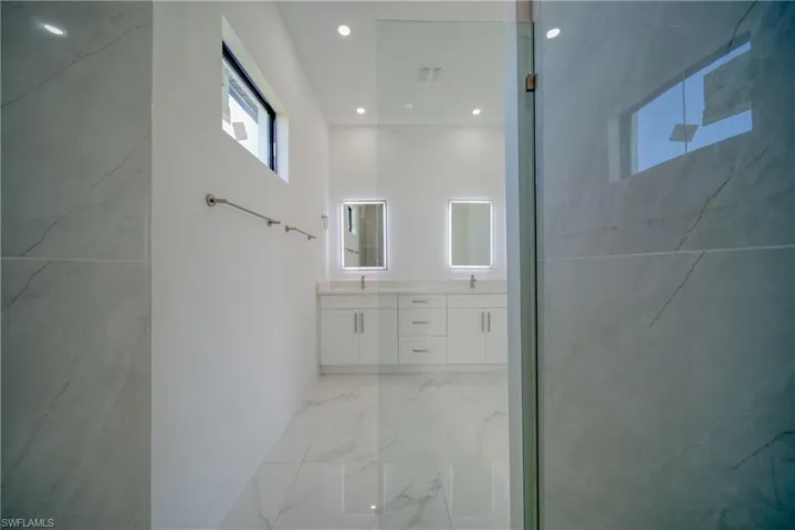 1219 NE 19th PL, CAPE CORAL FL 33909