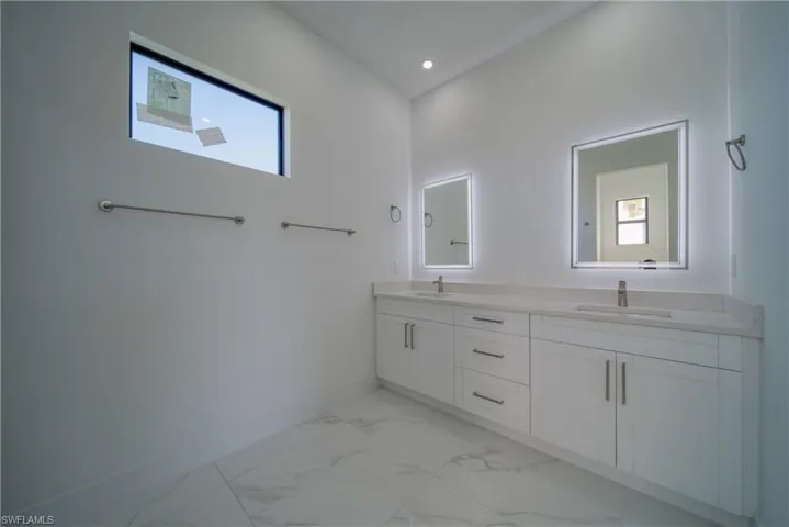1219 NE 19th PL, CAPE CORAL FL 33909