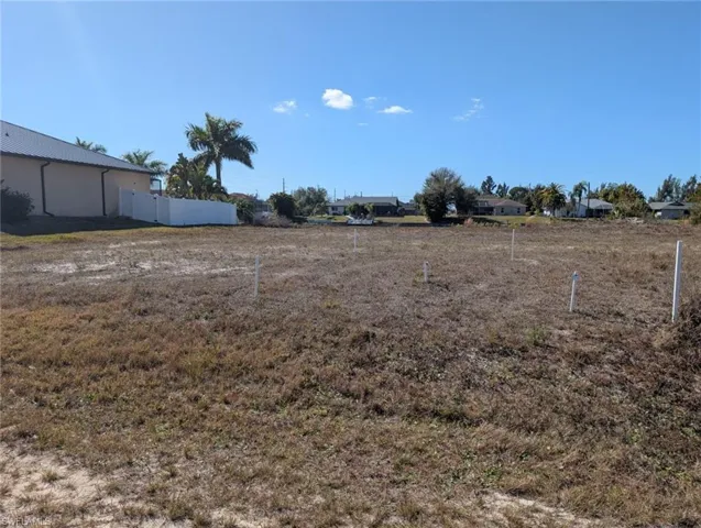 View of yard featuring a residential view