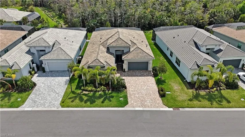 Bird's eye view with a residential view