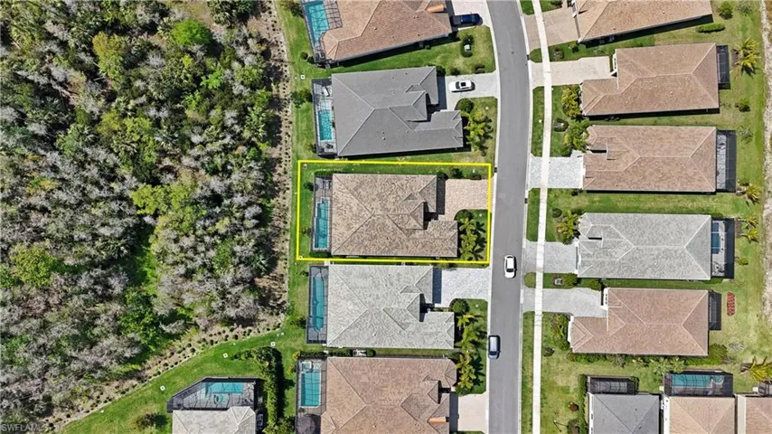 Drone / aerial view featuring a residential view