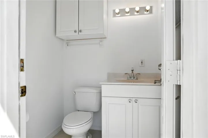 1/2 bath