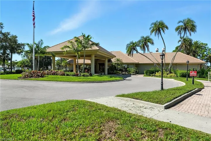 10826 Fulmar Ct, Naples, Florida 34119
