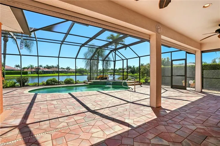 10826 Fulmar Ct, Naples, Florida 34119