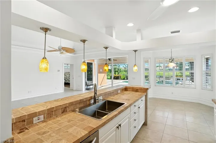 10826 Fulmar Ct, Naples, Florida 34119