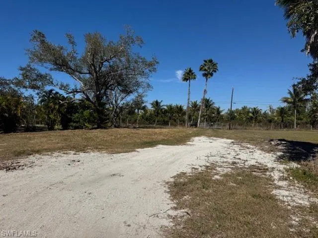 View of dirt / gravel road