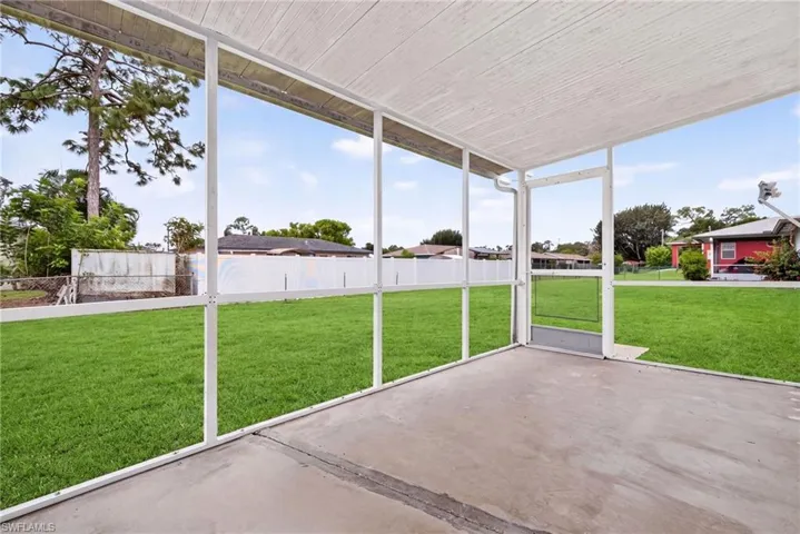 9076 Shaddock Rd W, Fort Myers, Florida 33967
