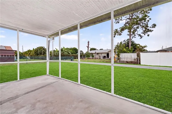 9076 Shaddock Rd W, Fort Myers, Florida 33967