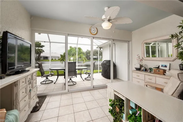 6132  Thresher  DR, Naples, FL 34112