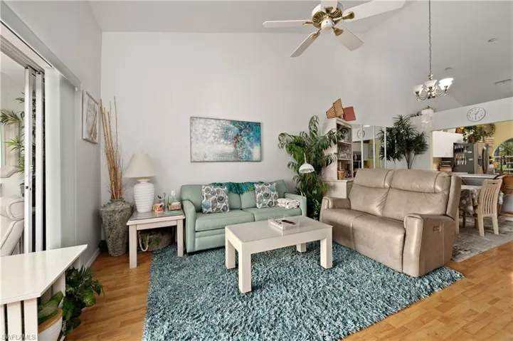 6132  Thresher  DR, Naples, FL 34112