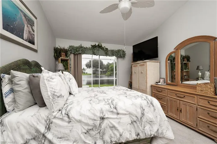 6132  Thresher  DR, Naples, FL 34112