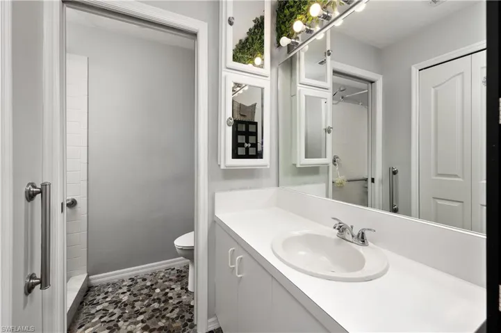 6132  Thresher  DR, Naples, FL 34112