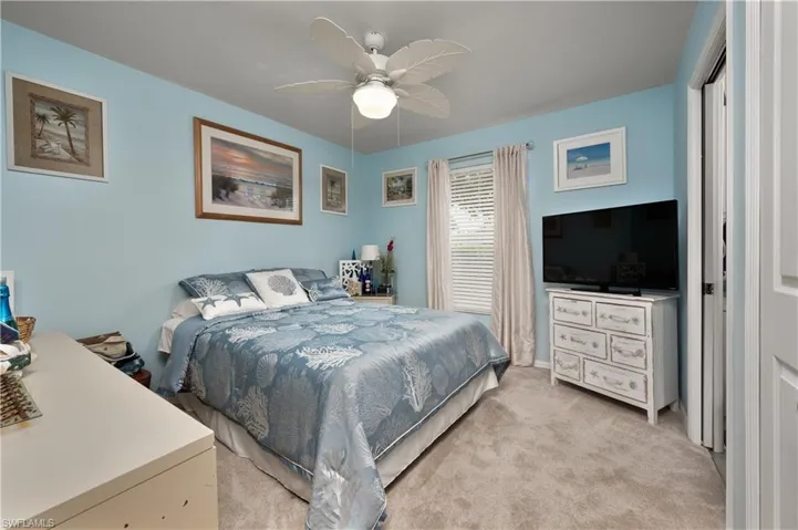 6132  Thresher  DR, Naples, FL 34112