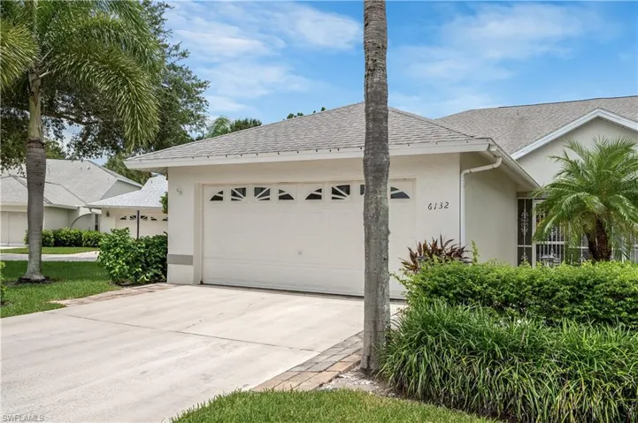 6132  Thresher  DR, Naples, FL 34112