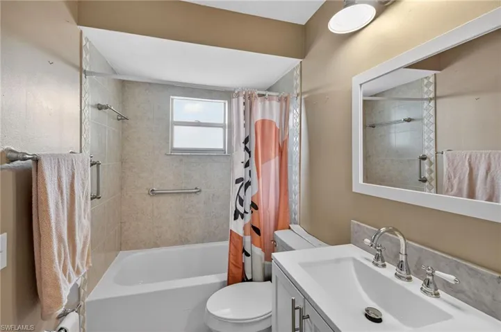 5240 Versaille Ct, Cape Coral, Florida 33904