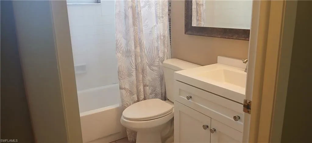 5240  Versaille  CT, Cape Coral, FL 33904