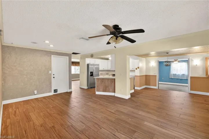 5240 Versaille Ct, Cape Coral, Florida 33904