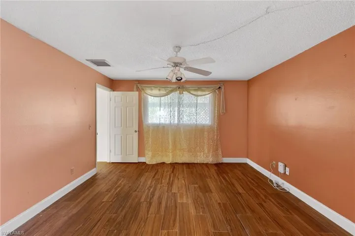 5240 Versaille Ct, Cape Coral, Florida 33904