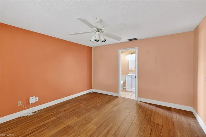 5240 Versaille Ct, Cape Coral, Florida 33904