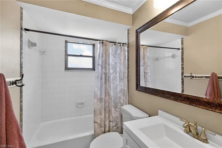5240 Versaille Ct, Cape Coral, Florida 33904