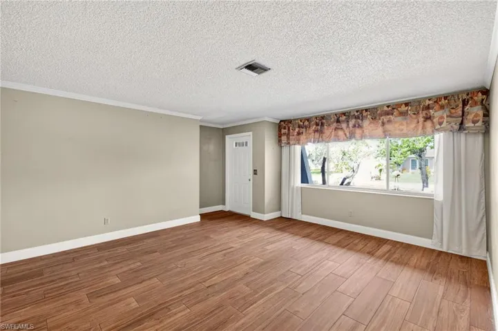 5240 Versaille Ct, Cape Coral, Florida 33904