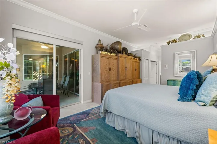 Primary bedroom , access to pool