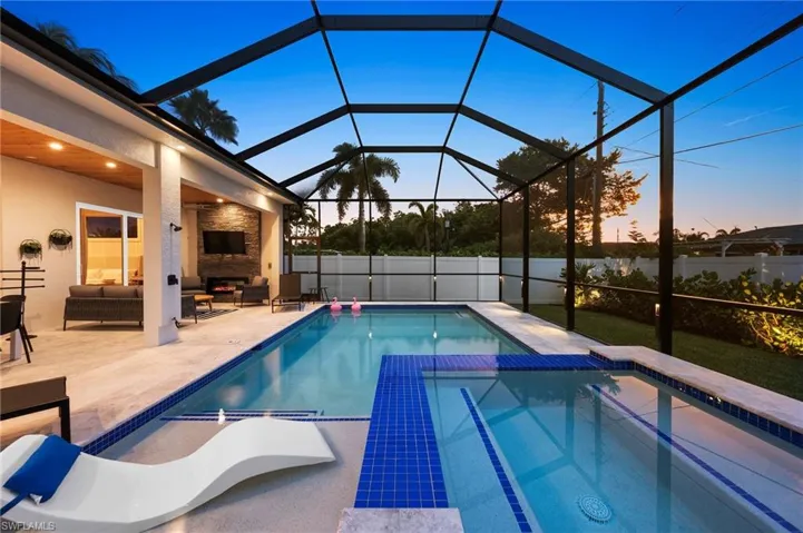 819 91st Ave N, Naples, Florida 34108