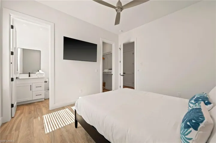 BEDROOM WITH QUEEN BED AND EN SUITE BATHROOM