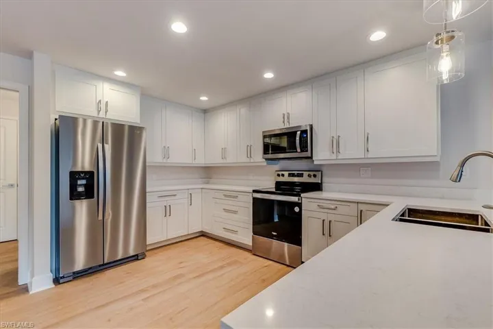 Brand New Kitchen with Upgraded Appliance Package