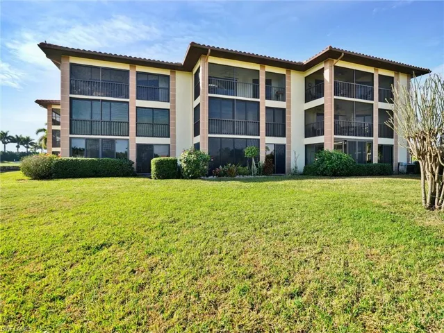 View of apartment building / complex