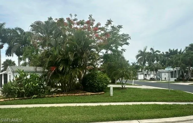 1112 Platinum Lake Ln, Naples, Florida 34114