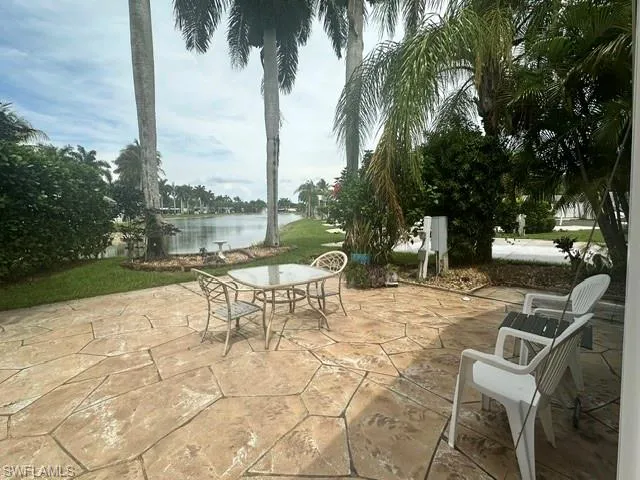 1112 Platinum Lake Ln, Naples, Florida 34114