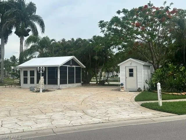 1112 Platinum Lake Ln, Naples, Florida 34114