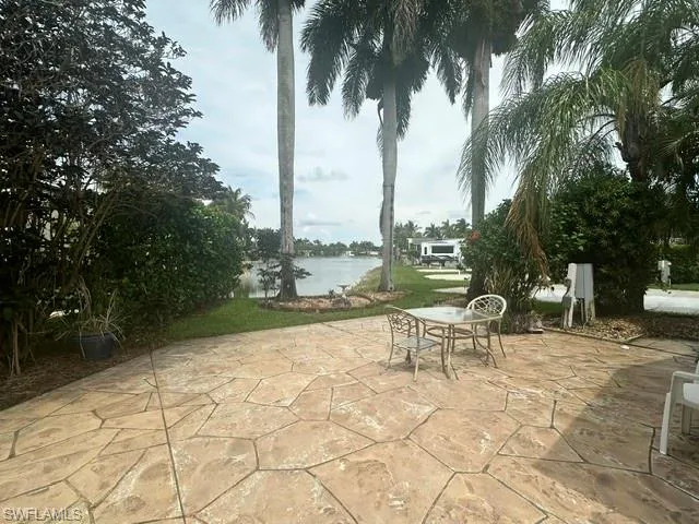 1112 Platinum Lake Ln, Naples, Florida 34114